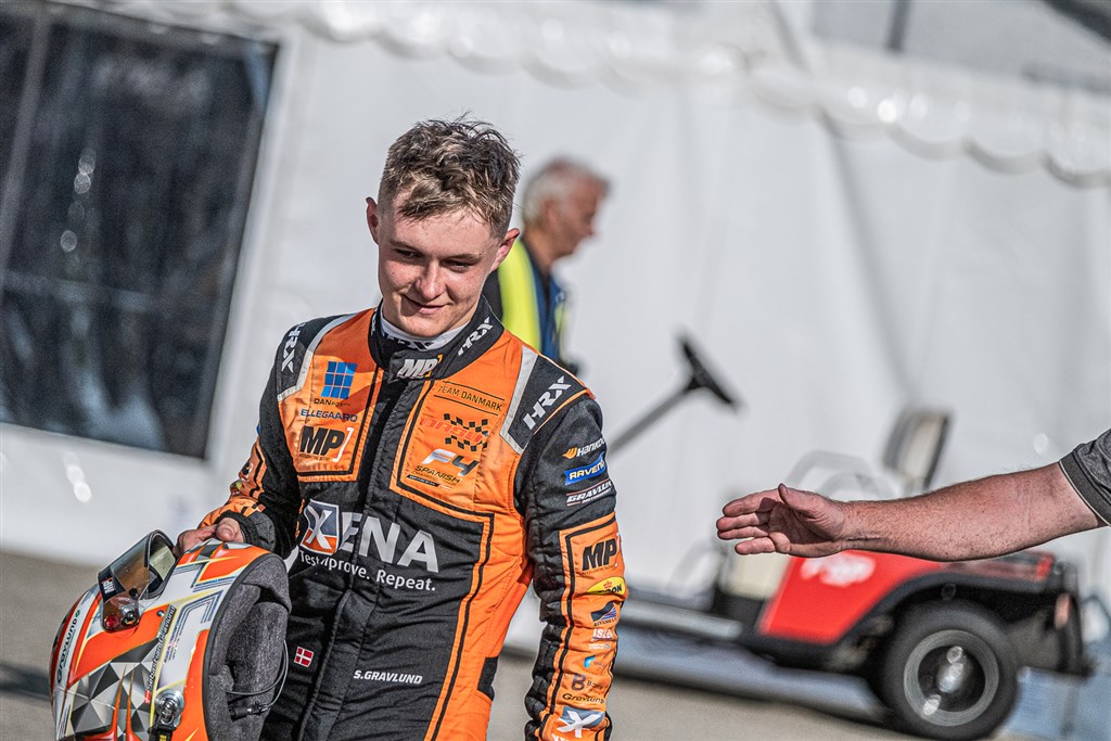 Angrebsplanen virkede. Sebastian tog fra Ring Djursland som bedste Formel 4-kører.
(Foto: Kim Gripping)